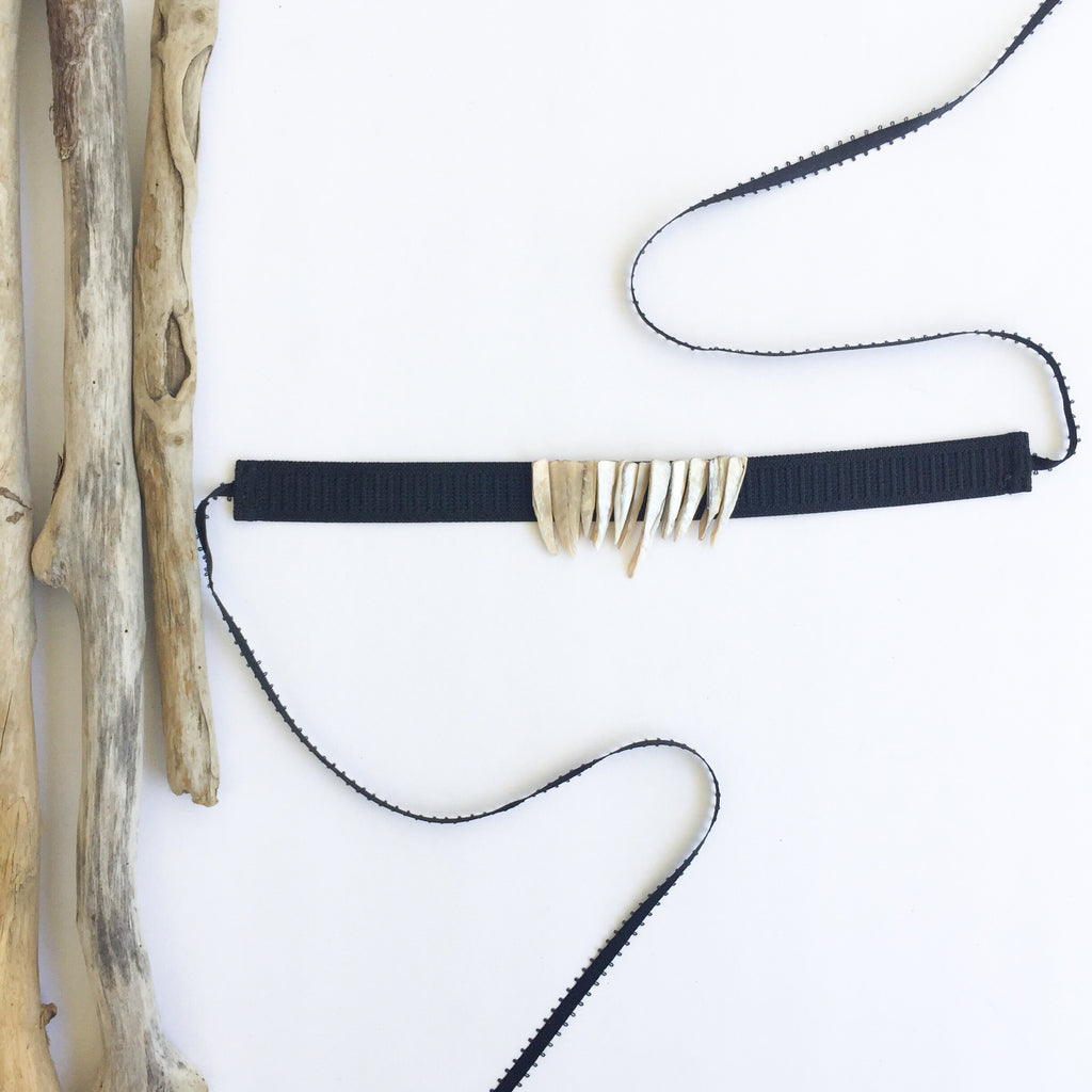 Akata Shell Choker